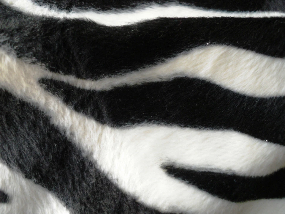 Fodera Cuscino Eco-Pelliccia Africa Safari 35x35,40x40,50x50,40x60 O 60x60 CM - Immagine 2 di 2