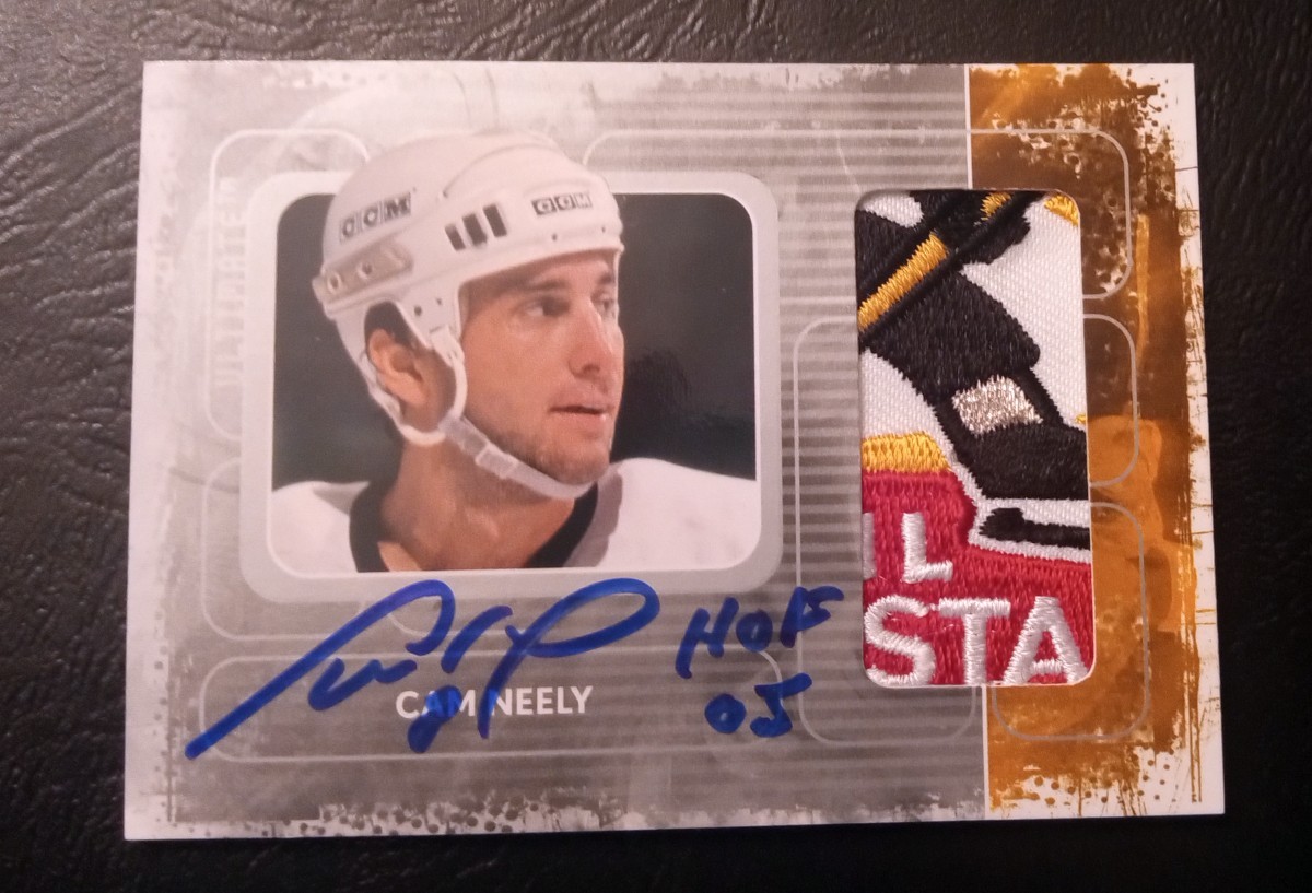 CAM NEELY SIGNED 2008-09 IN THE GAME ULTIMATE MEMORABILIA BASE CARD SILVER 24/90