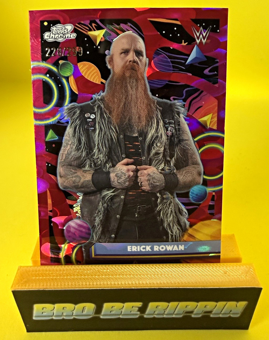 Erick Rowan Topps 2026 Cosmic Chrome WWE Magenta Refractor #200 228/299