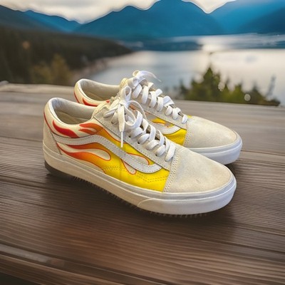 3204) Vans Old Skool Low White Suede Orange Flame Men s Size 9/Women s 10.5
