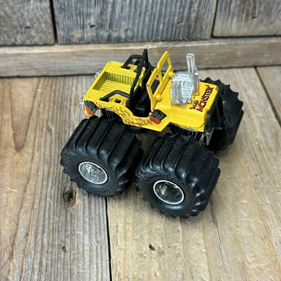 Monster Truck Jeep Super Chargers vintage Matchbox “Mud Monster” escala 1:64 1985 Foto 2 de 4