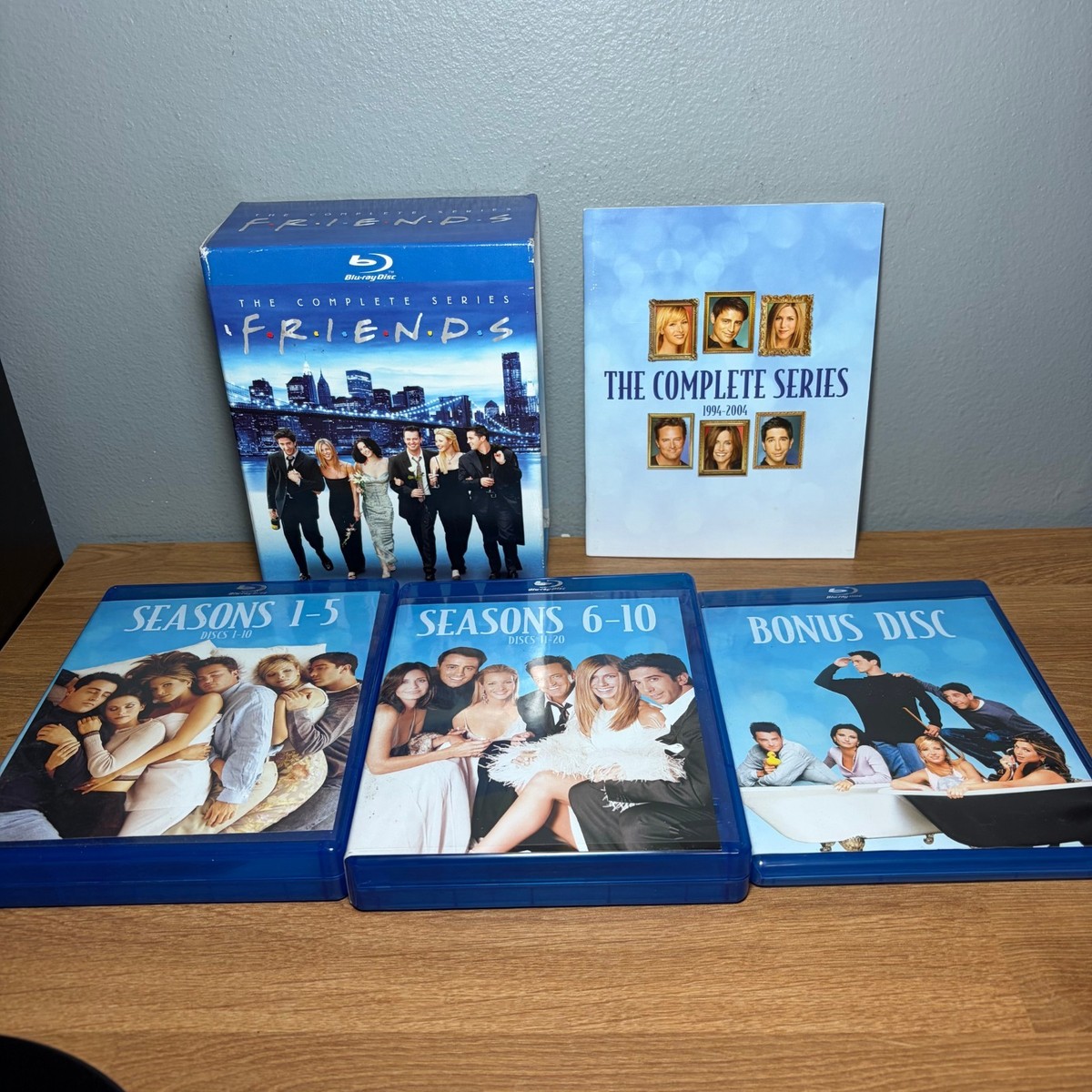 Friends: The Complete Series Collection (Blu-ray Set) MISSING DISC