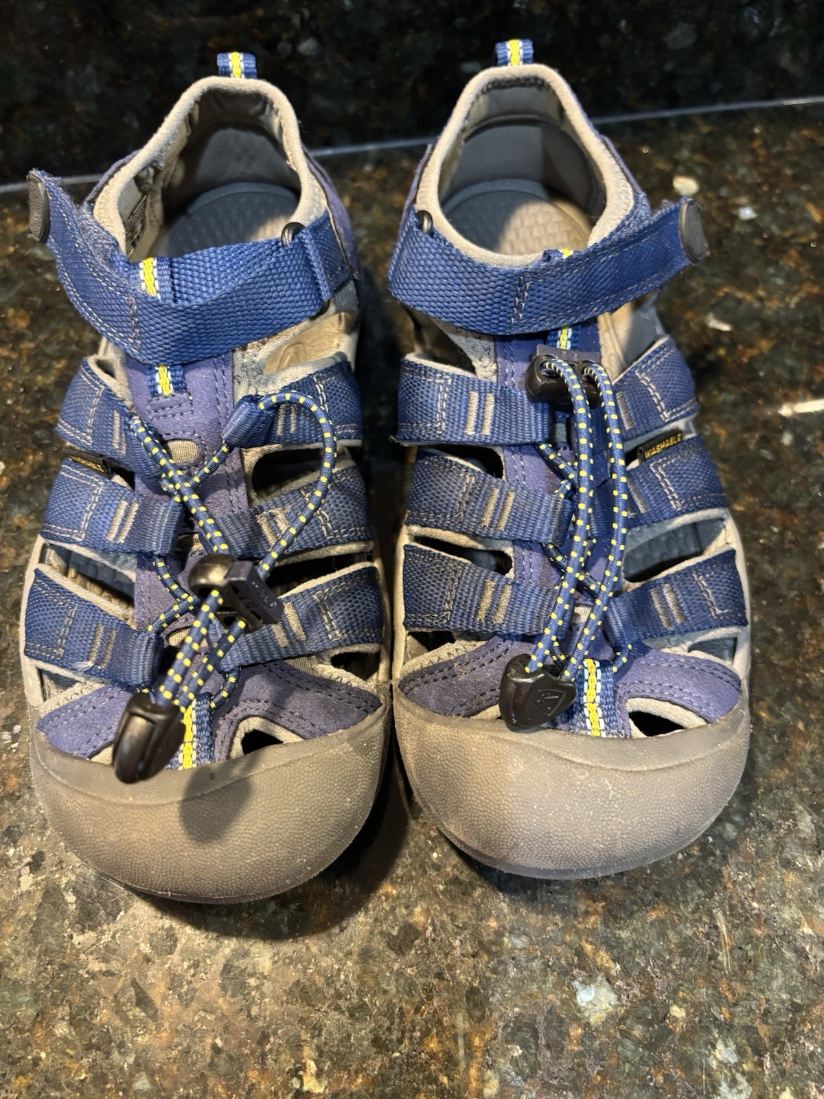 Sandali Keen scarpe impermeabili unisex giovani taglia 3 bambini blu navy grigio usati in ottime condizioni