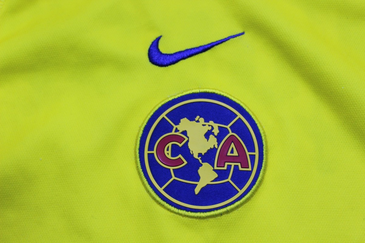 Club Aguilas del America Authentic Nike Jersey Size Medium 2002