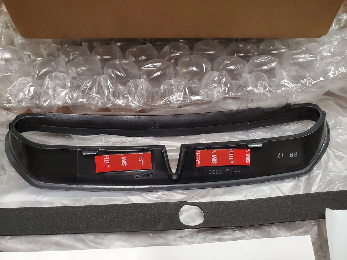 OEM Harley Batwing Fairing Deflector Hardware Kit NOS Street Glide