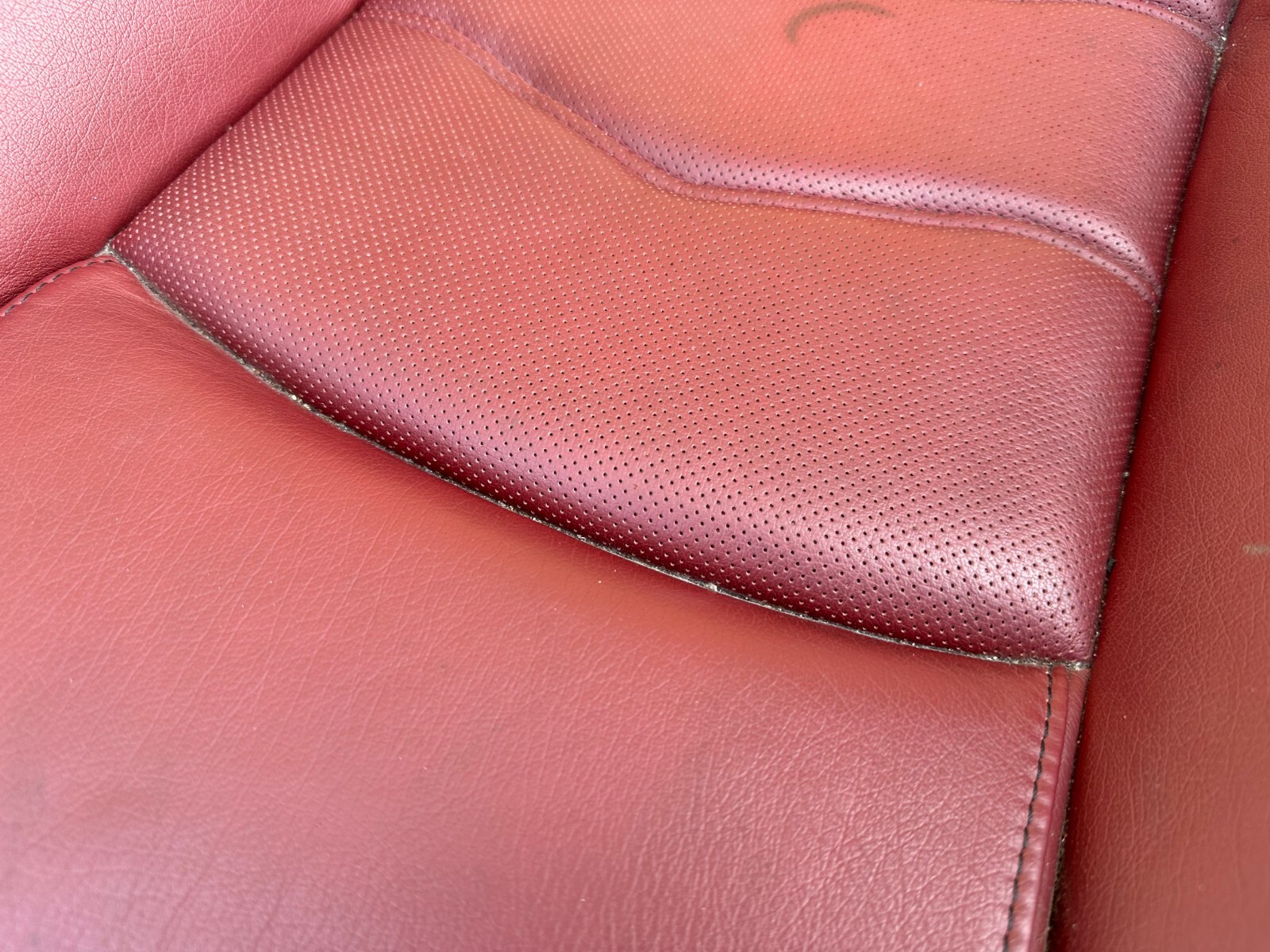 REAR LEFT SEAT BOTTOM CUSHION RED LEATHER OEM 08-19 MASERATI GRANTURISMO M145