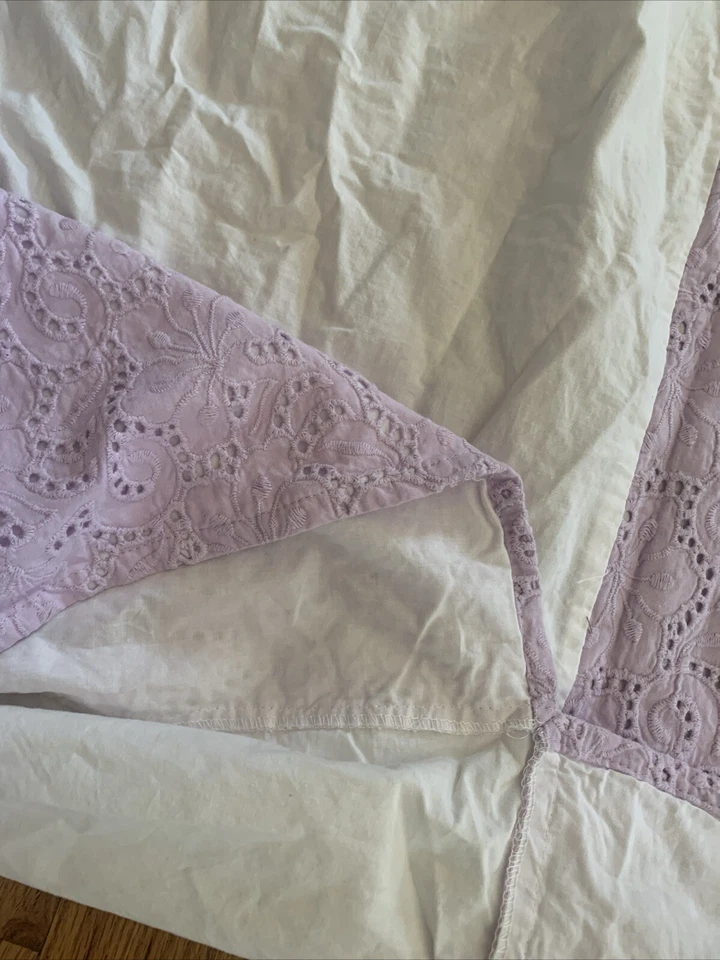 Pottery Barn Niños "Encaje Lavanda" Cuna Cama Falda Lila Ojales Bordado Excelente Foto 3 de 4