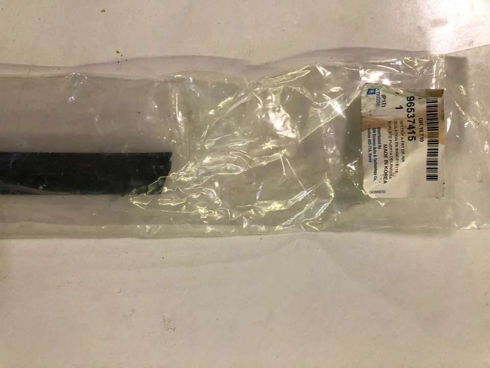 Tira de sellado de ventana de puerta delantera Chevrolet Aveo 96537415 NOS GM 04 05 06 07 08 Foto 2 de 2