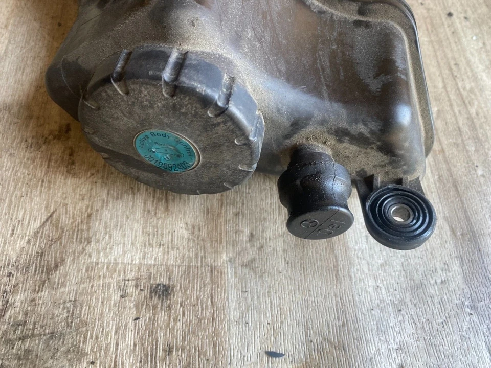 MERCEDES BENZ S550 CL63 W216 OEM ABC SUSPENSIÓN HIDRÁULICA DEPÓSITO DE ACEITE TANQUE  Foto 3 de 4