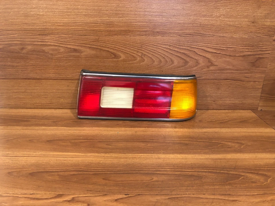 BMW E23 733i 735i 1978-1986 luz trasera derecha freno freno OEM Foto 2 de 4