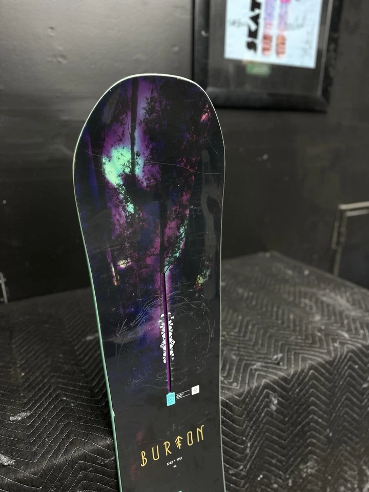 Snowboard Burton Deja Vu Flying V para mujer talla 141 Foto 3 de 4