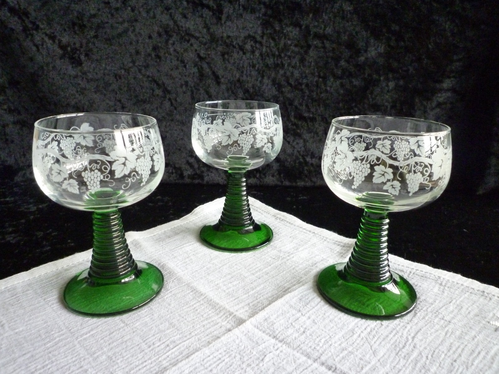 3 VCA Luminarc Römer Wein Gläser Weinlaub Motiv grüner Fuß mit Eichstrich