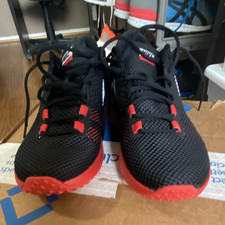 Nike Men s Black/Red/White Low Top Lace Up At...