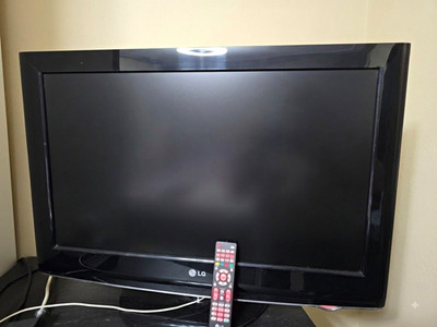 LG LG32LH3000-ZA 31,51'' LCD TV Full HD 1080p schwarz.