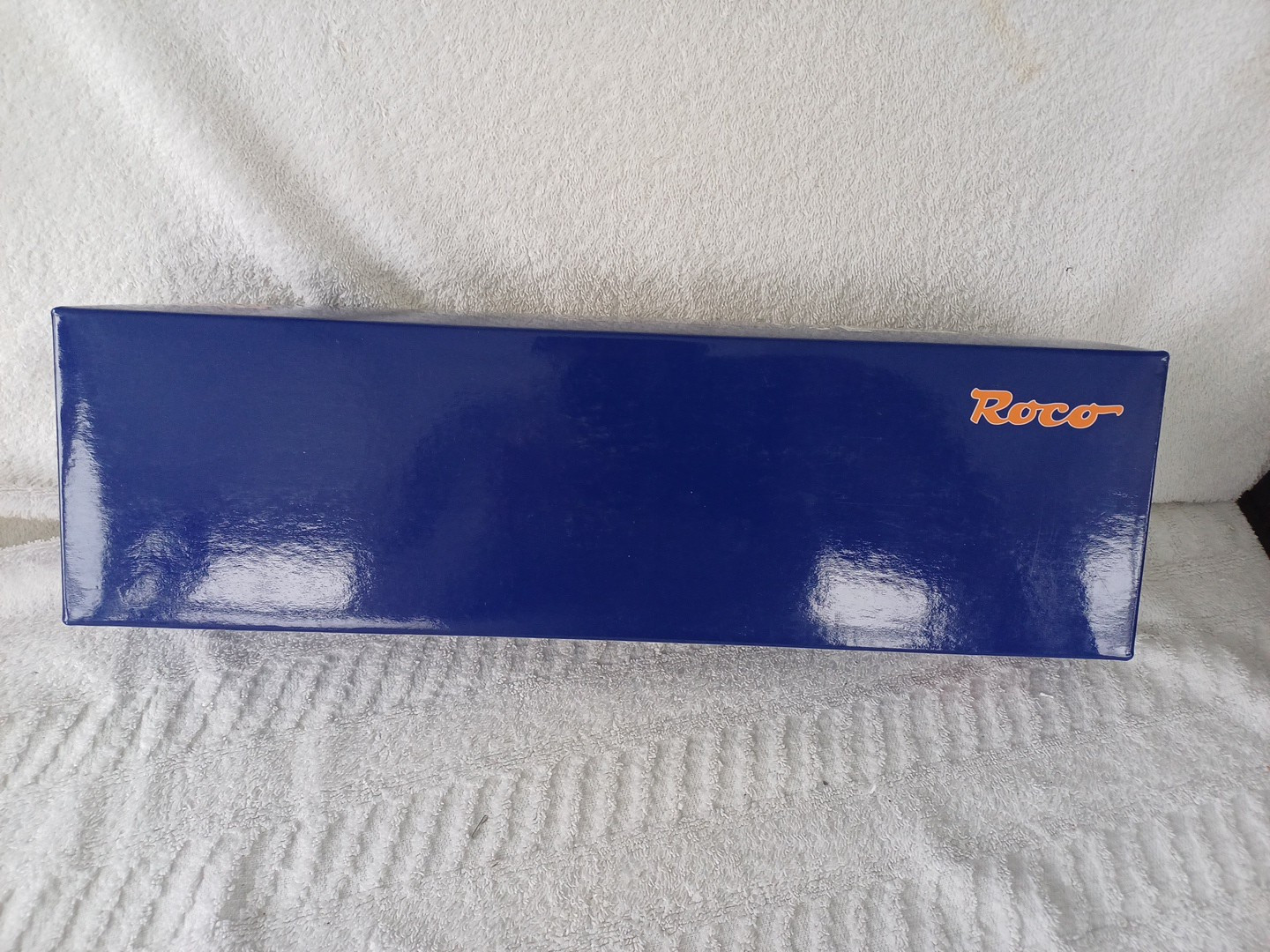 ROCO 72452 H0 Gauge ÖBB Electric Loco CAT City Airport Train 1116 142-9
