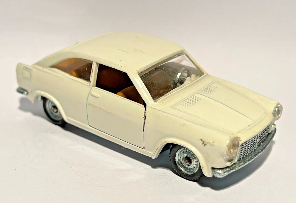 Politoys Export 1:43 Scale No. 548 Autobianchi Primula Coupe - White - Image 4 of 4
