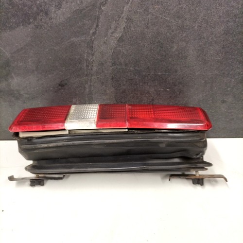 Discovery 1 300 Tdi Rear light Unit Right Hand No Indicator (red) AMR1295 - Picture 7 of 7