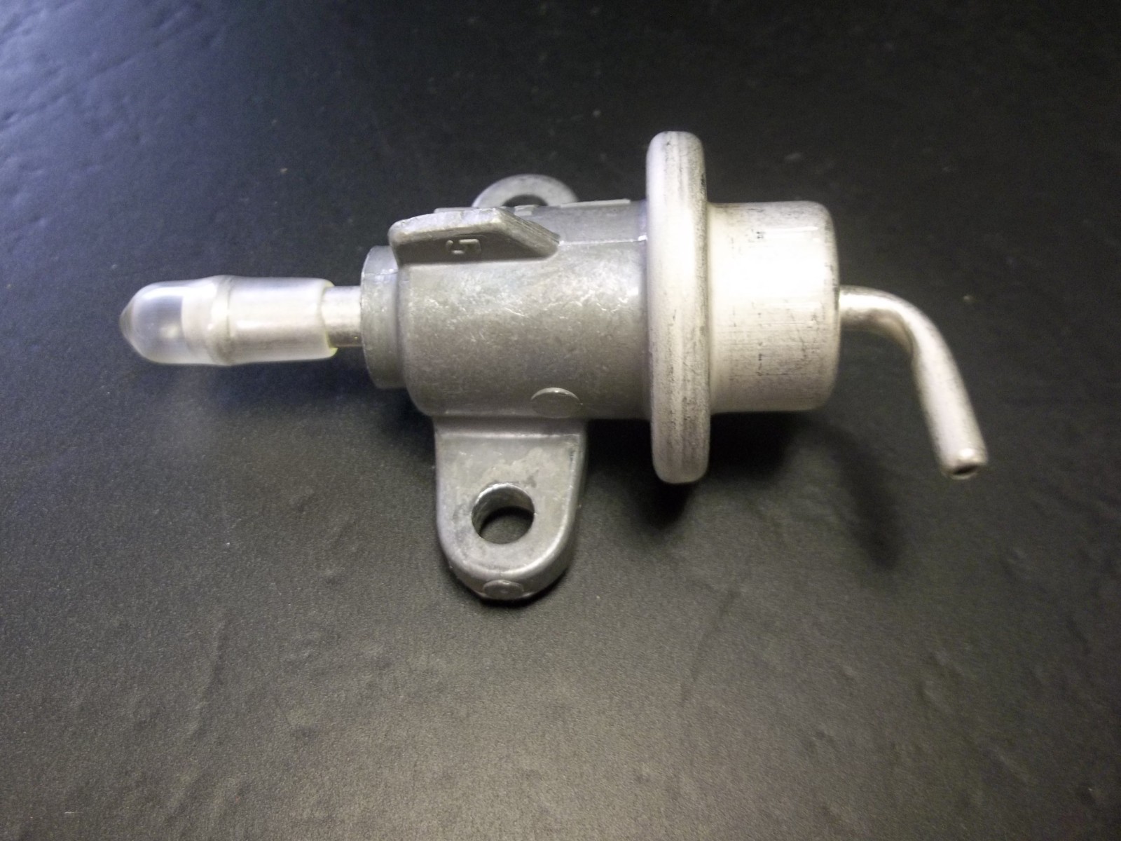 New OEM Honda Fuel Pressure Regulator VTX1800 VTX 1800 C R S 2002 2003