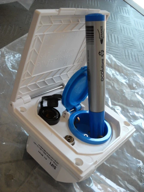 SIFI 95141 PRESA ESTERNA USCITE: 220V/12V/TV DIG. / TV SAT PER CARAVAN E CAMPER