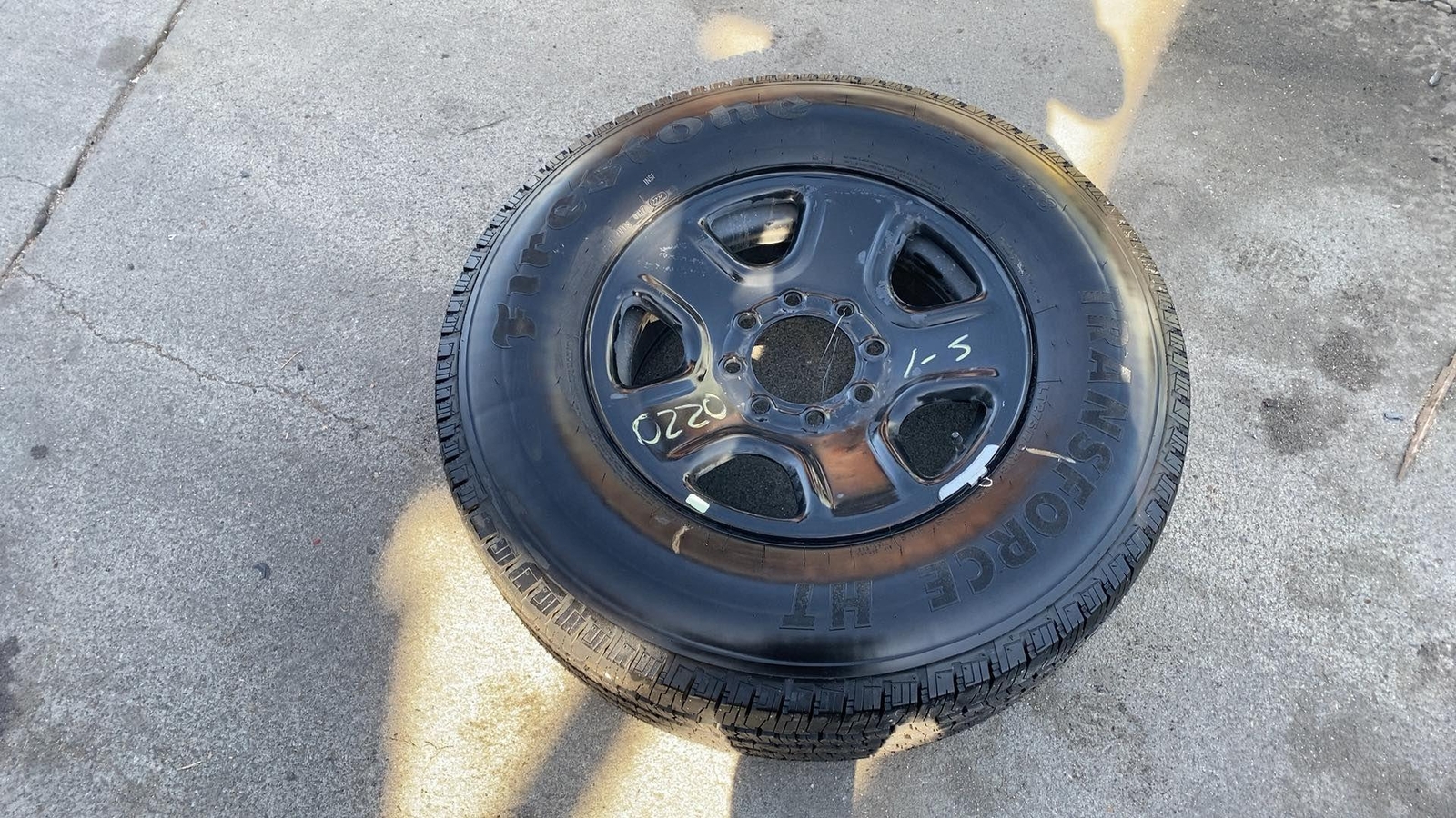 2022 Ram 2500 275/70R18 5-Spokes Wheel Rim with Transforce HT  Firestone Tire