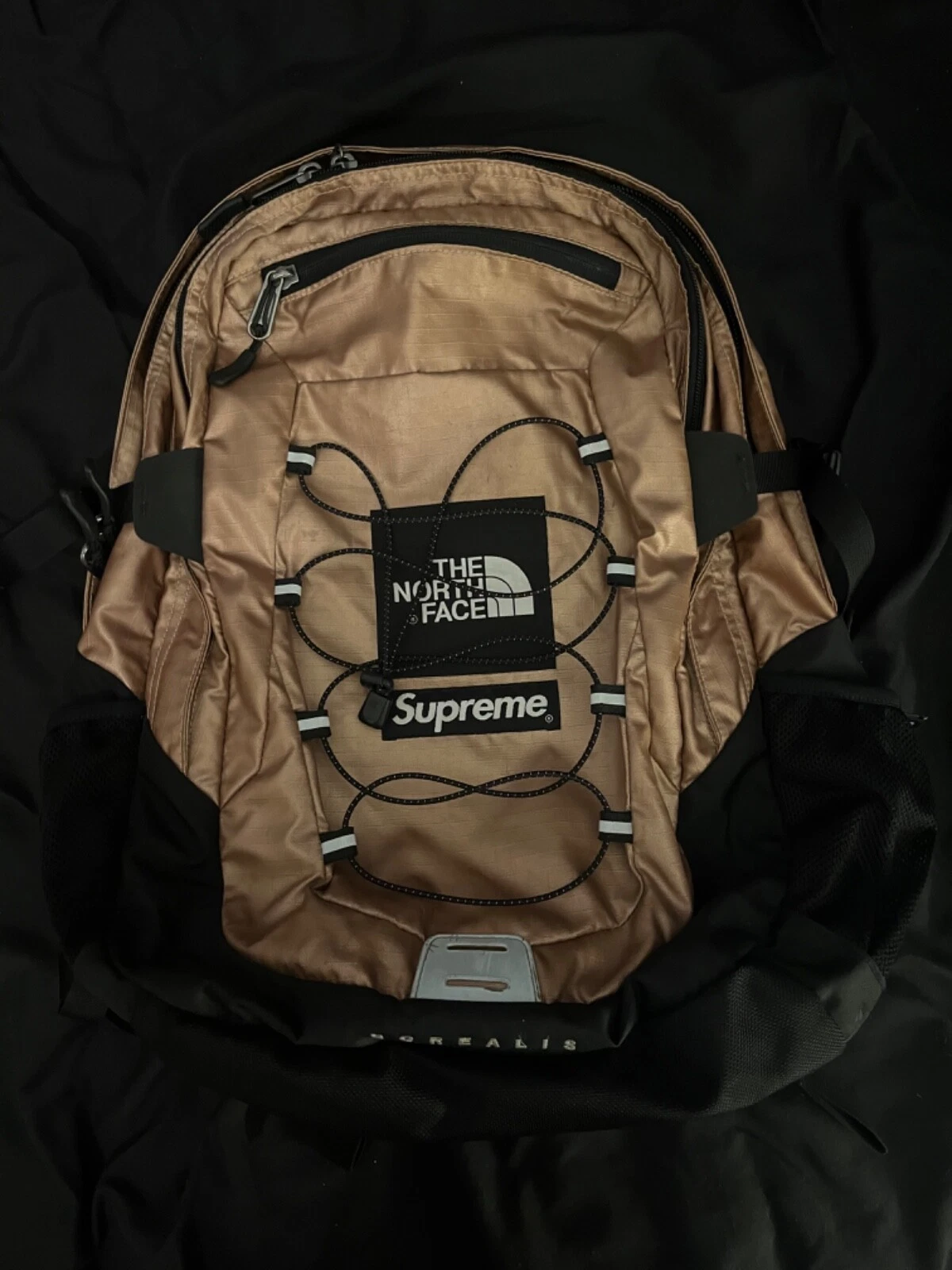 Sac à dos boréal métallique Supreme The North Face or rose