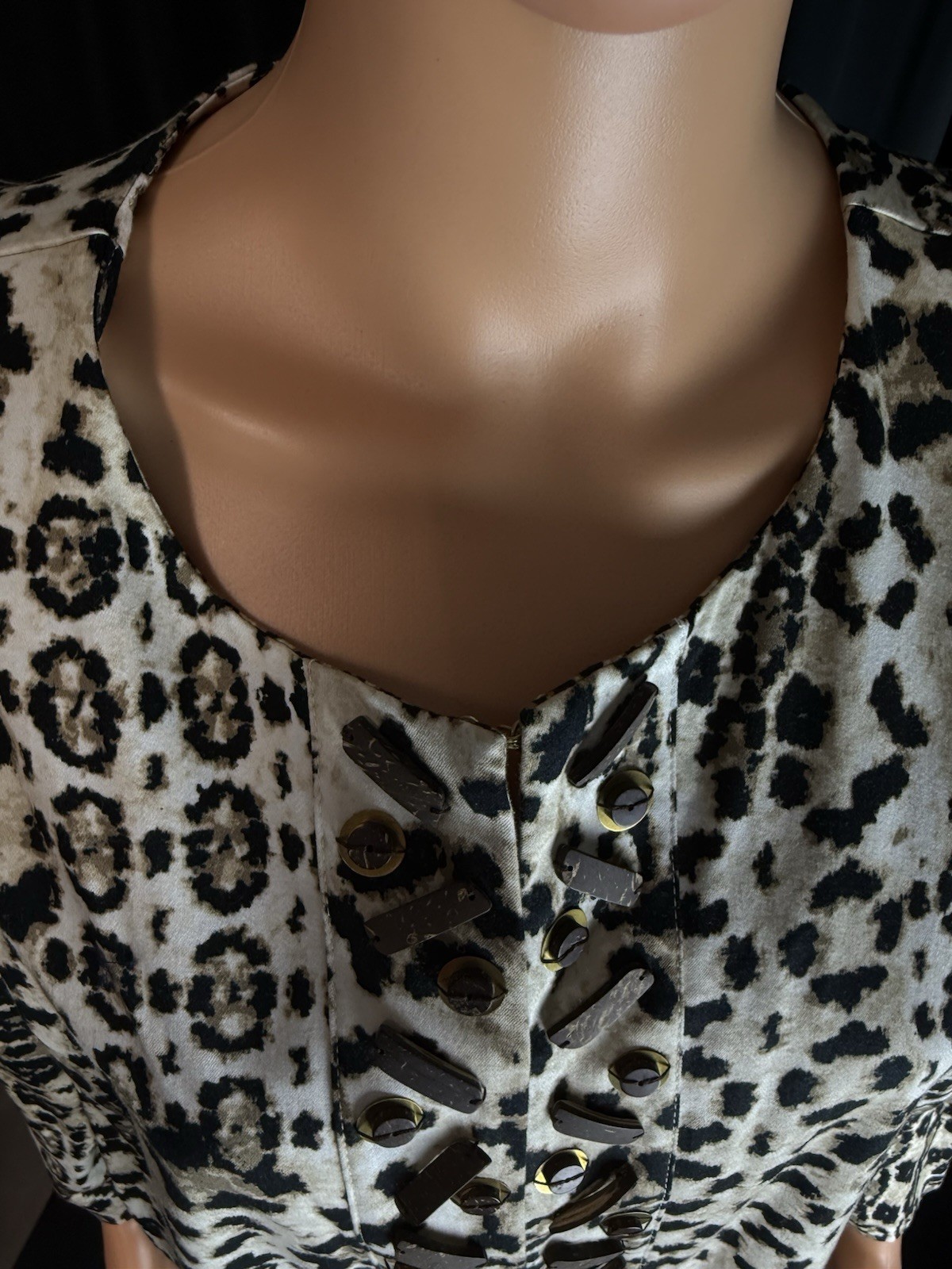 Ruby Rose women’s leopard print jacket with woode… - image 6