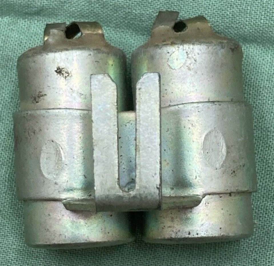 NUEVO CONDENSADOR DE ENCENDIDO GENUINO KAWASAKI A1010-9212 Foto 2 de 4