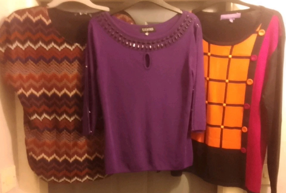 WOMENS CLOTHING BUNDLE JUMPERS TOP SIZE M - Image 2 of 4