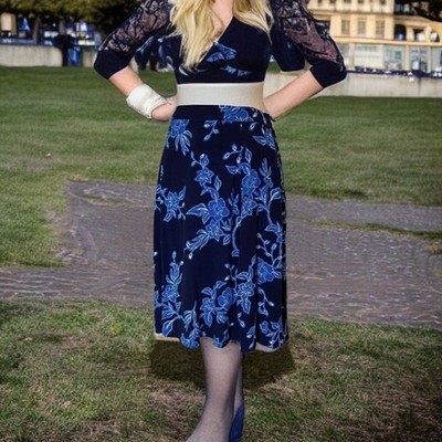 Vintage Draper James A-line skirt. Size 8. Blue