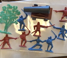 Pirate Play Set 10 Pieces W/ 8 Pirate Figures, Tree Cannon-Mint Condition Pics