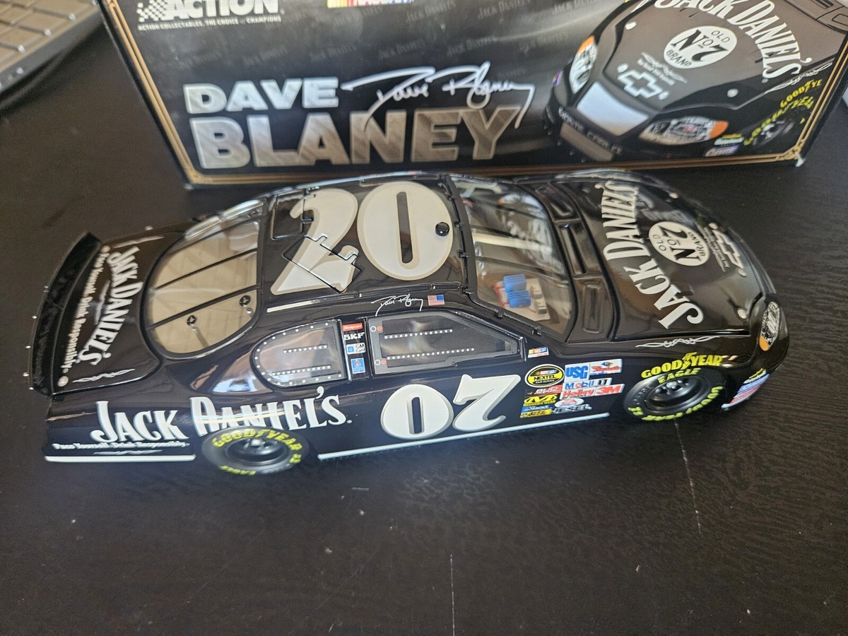 NASCAR 1/24 ケセロウスキー ダーリントンウィナー　サイン入り William Byron 2025 Valvoline 1:24 Nascar Diecast