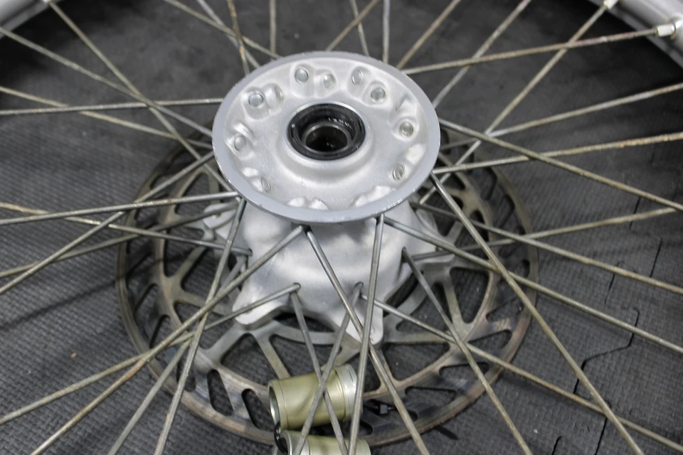 2001 SUZUKI RM250 RM250Z OEM TAKASAGO FRONT WHEEL RIM HUB 54111-36E00 - Image 3 of 4