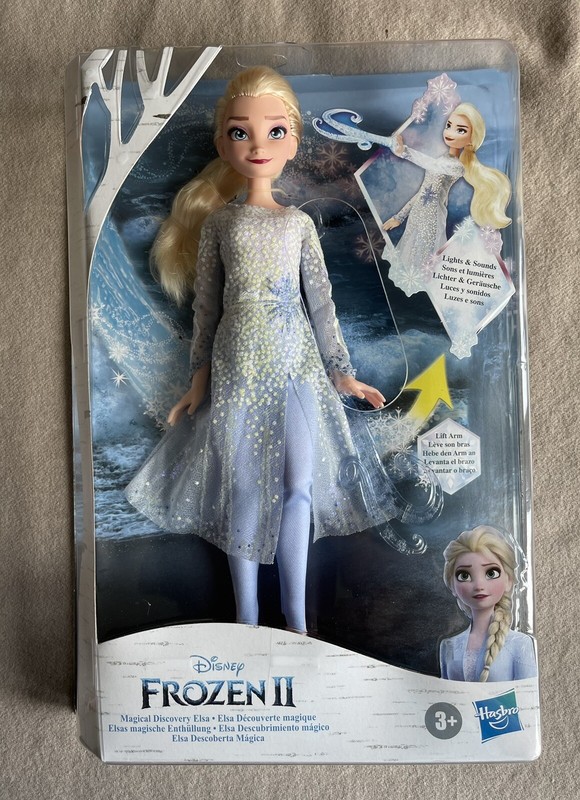 Disney Frozen II Magical Discovery Elsa Princess Doll Hasbro NEW 2020 Lights Up