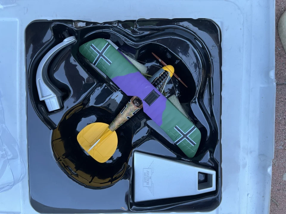 CORGI: Folker  ALBATROSS D.Va 7327/17, Lt. Lothar Weiland,  "AA37808" 1:48 - Image 3 of 4