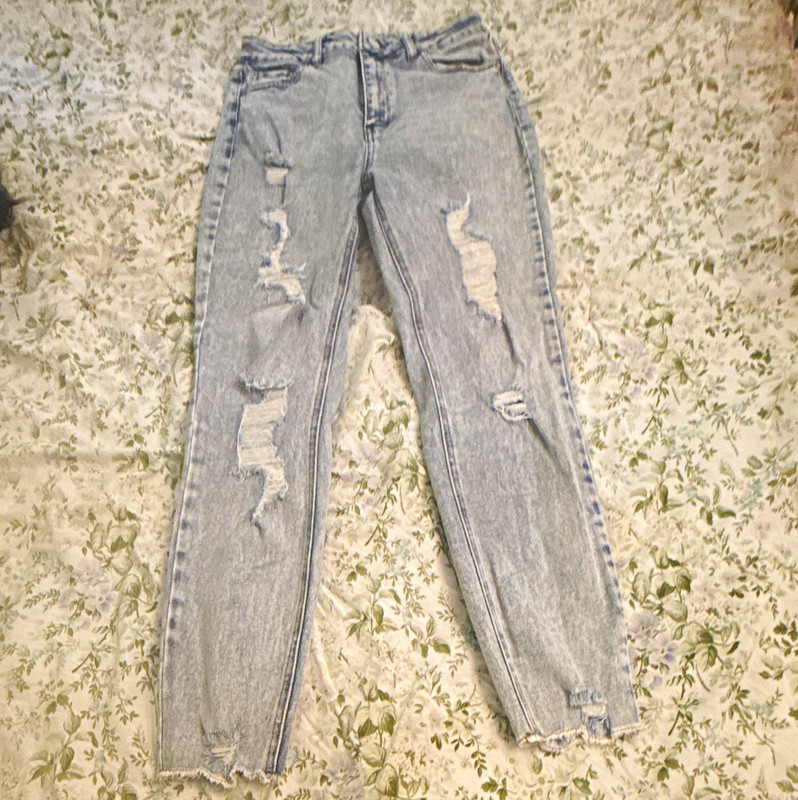 Tinseltown Women's Skinny Jeans Light Wash Distressed Mid Rise 5-Pocket 9