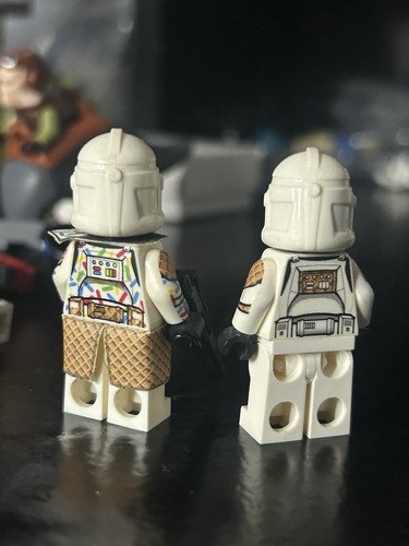 Lego Star Wars Bendlebricks Sprinkle Cone Clone Trooper Commander & Grunt Rare - Picture 2 of 2