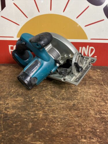 Makita - XSS02  Cordless 6 1/2” Circular Saw (Tool Only) Tested Working - Picture 1 of 8