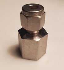 Swagelok HC-400-7-4 Tube Fitting Female Connector 1/4" Tube OD x 1/4" Female NPT