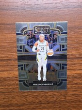 2024 Select Arike Ogunbowale #45 QUANTITY Panini Dallas Wings WNBA Concourse