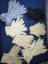 7 PAIRS OF VINTAGE LADIES GLOVES ISOTONER, FOWNES IN BLUE, WHITE, CREAM