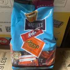 Reese’s Miniature Cups Candy Assortment 30.05 Oz