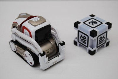 Anki Cozmo Robot Cosmo 300-00046 Original w/ 1 Cube  No charger
