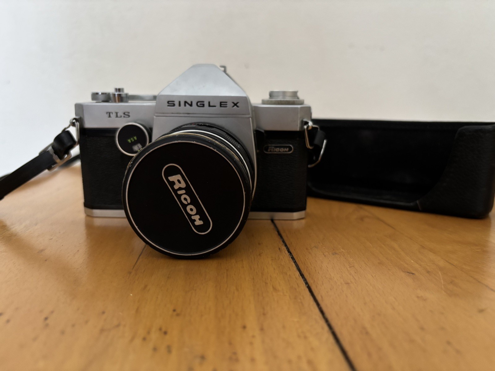 Fotocamera Reflex Analogica 35mm Ricoh Singlex TLS foto 2