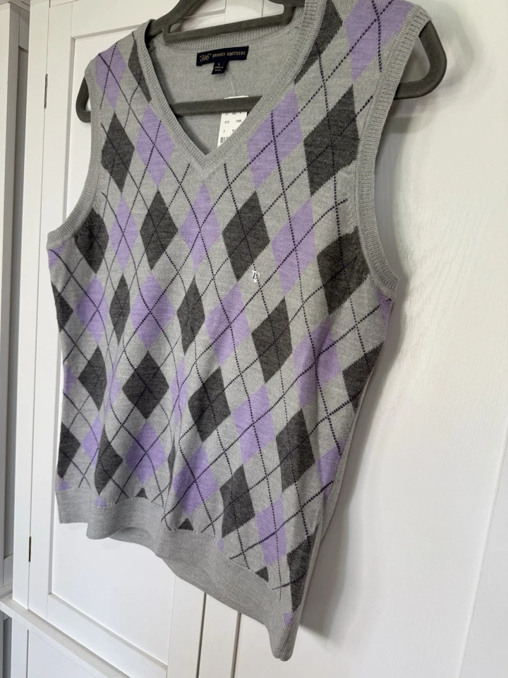 NUEVO CON ETIQUETAS Brooks Brothers Mujer’s Argyle Suéter Chaleco Gris Púrpura Lana Merino Grande Foto 2 de 4