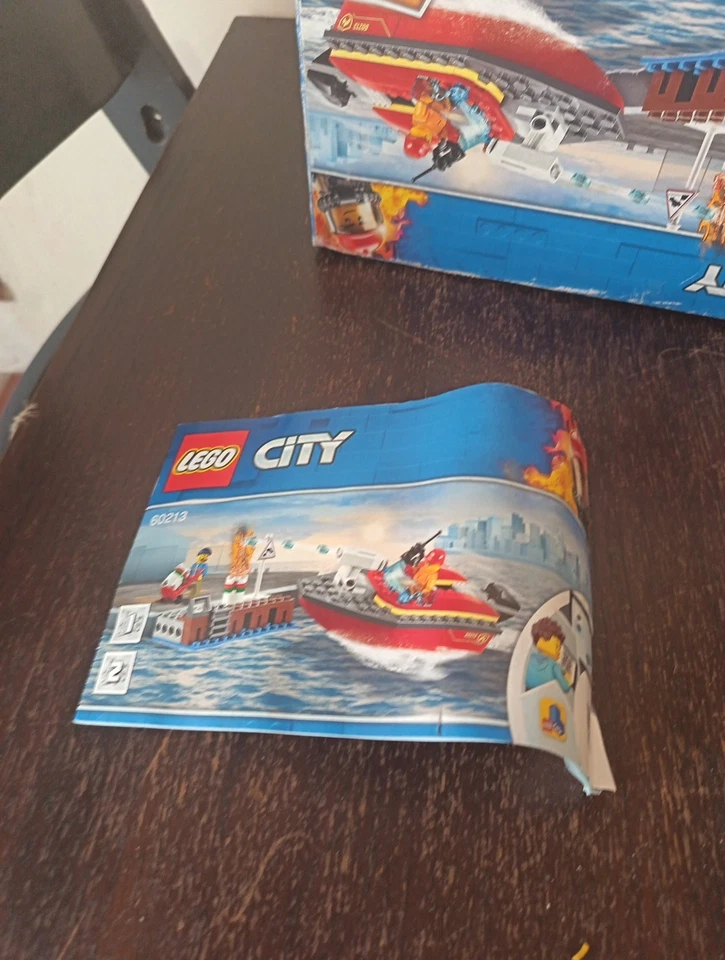 LEGO City 60213 Dock Side Fire, photo 2 sur 3