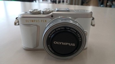 Mirrorless Camera with Dual Lens Model E PL9 OLYMPUS