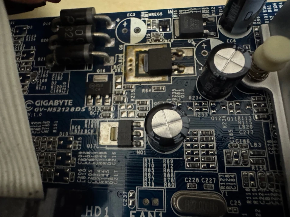 Gigabyte Nvidia FX 5200 128mb Agp Graphics Card GV-N52128DS - Image 2 of 4