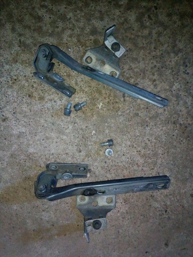 Audi 100 C4 Bj. 1991 - Scharnier Motorhaube