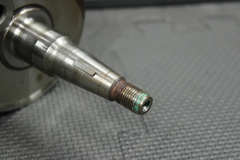 2004 KAWASAKI KDX200 KDX220R OEM ENGINE CRANKSHAFT CRANK SHAFT 13031-1382 MINT! - Image 4 of 4