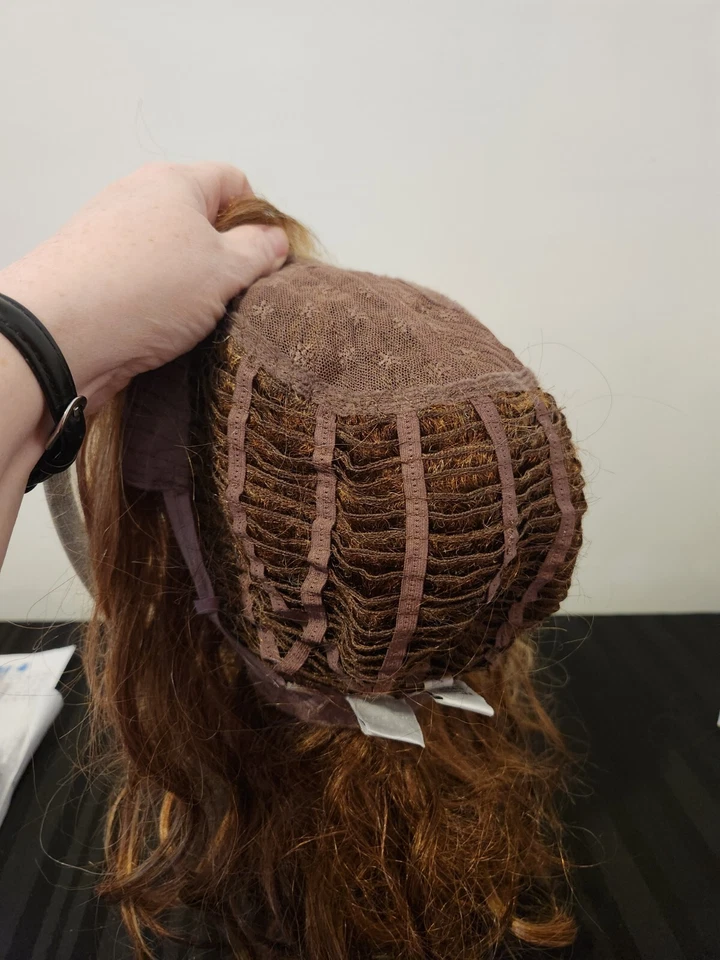 Runway Waves 假发 Gabor 核桃花边前单色零件 — 第 4/4 张图片